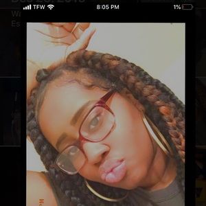 Meet your Posher, Alyssa